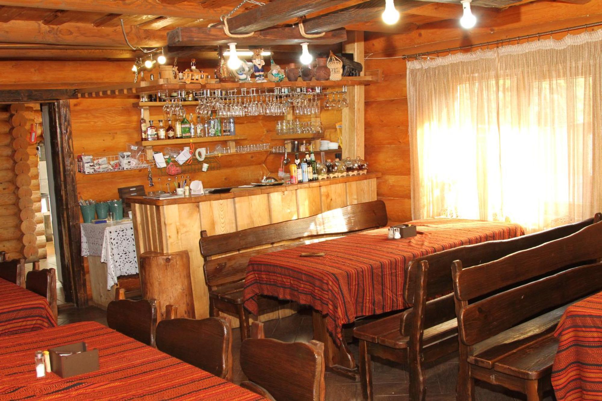 Hotel Berloga-Sinevir Synevyrsʼka Polyana Exteriör bild