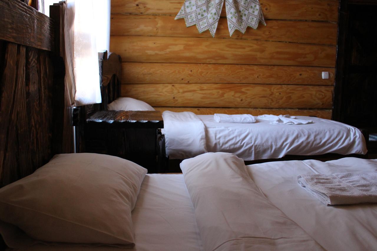 Hotel Berloga-Sinevir Synevyrsʼka Polyana Exteriör bild