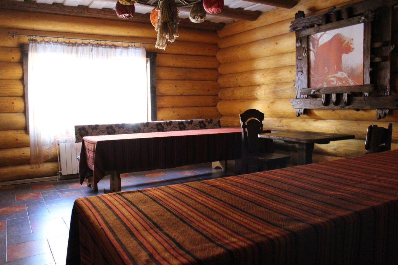 Hotel Berloga-Sinevir Synevyrsʼka Polyana Exteriör bild